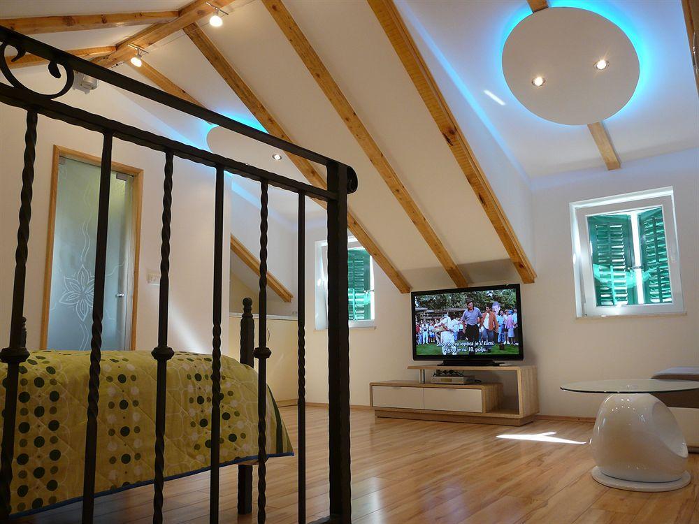 Guesthouse Pjaceta สปลิท ภายนอก รูปภาพ