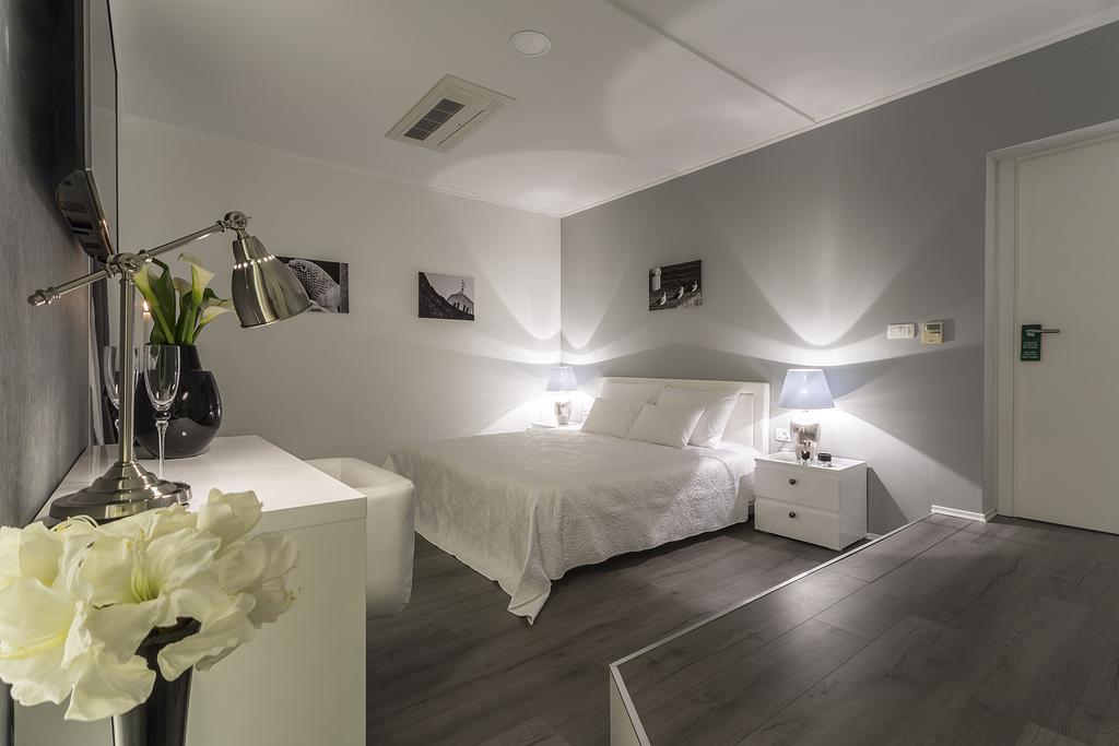 Guesthouse Pjaceta สปลิท ภายนอก รูปภาพ