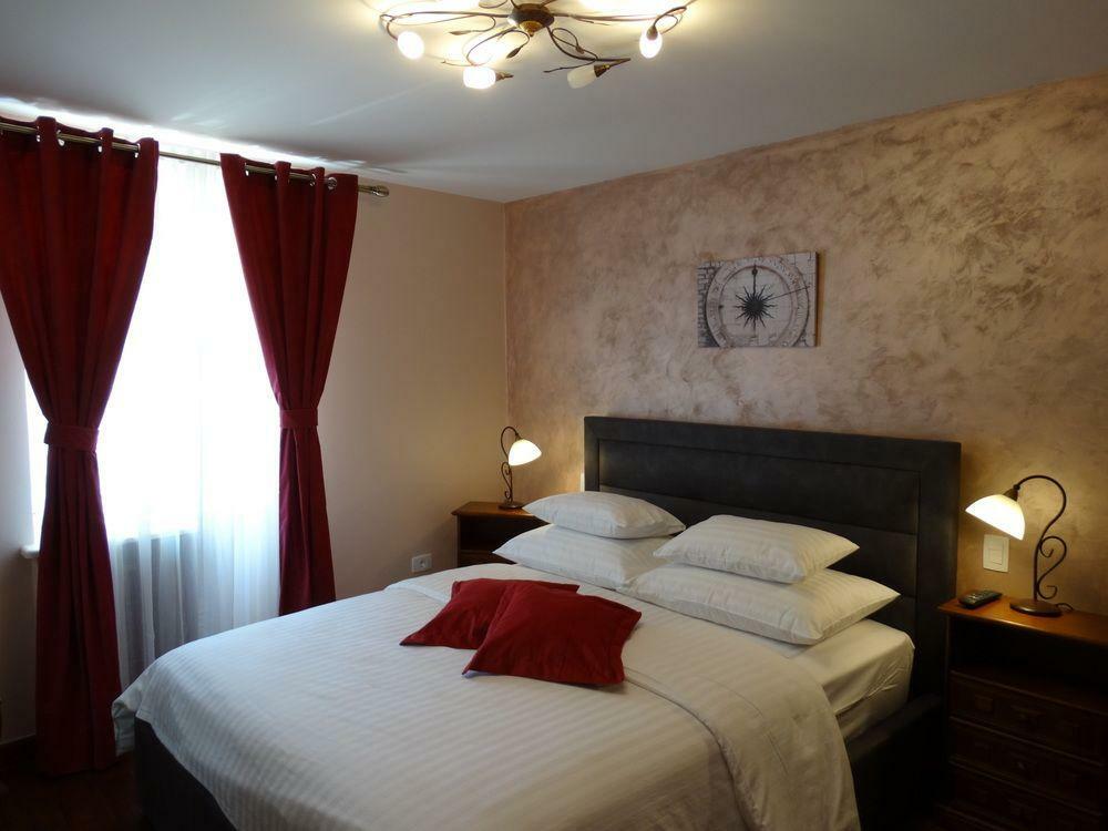 Guesthouse Pjaceta สปลิท ภายนอก รูปภาพ